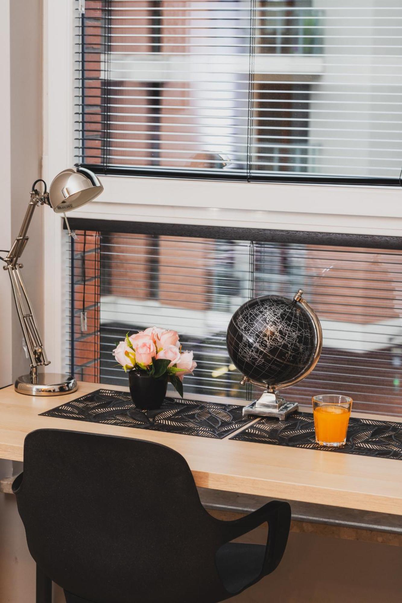 Studio Fahrenheit In Central Gdansk By Noclegi Renters Екстер'єр фото